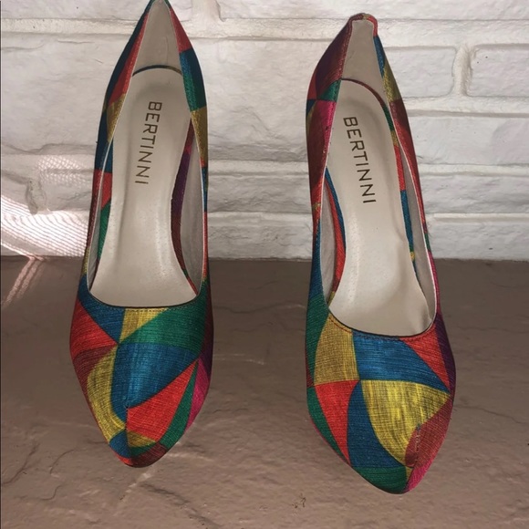Color Block Platform Heels 👠 - Picture 2 of 5